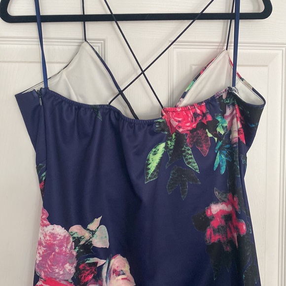 Flower cross cross strap dress - Picture 3 of 5